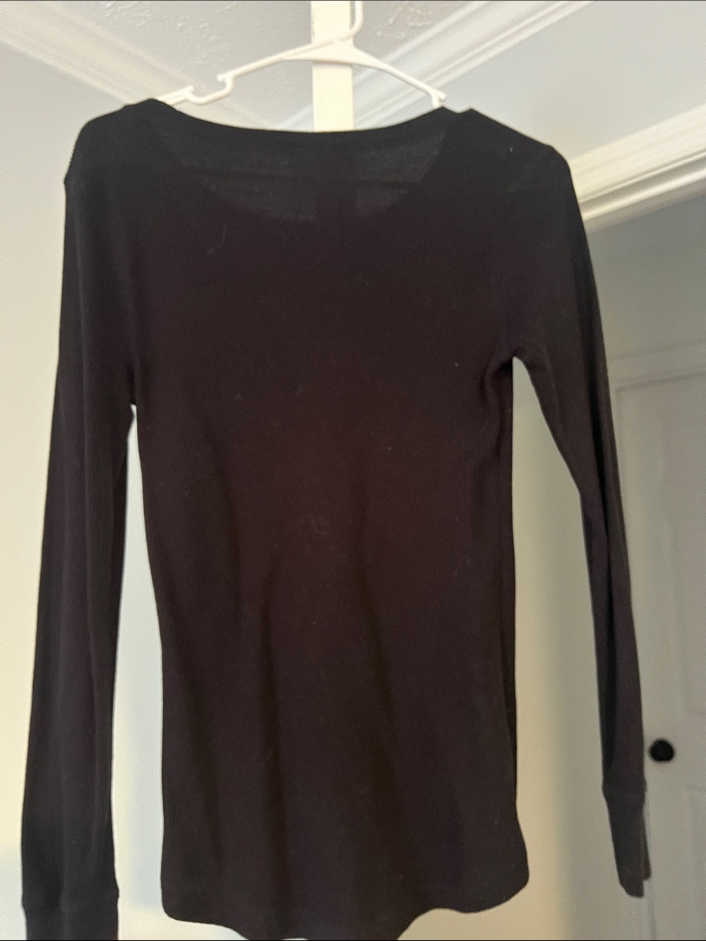 Old Navy Black Ribbed Long-Sleeve Scoop Neck Top - Picture 2 of 3